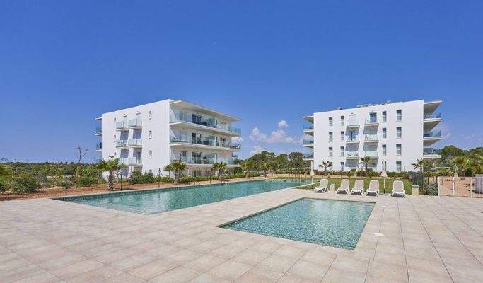 A2-Compass-Cala dOr-pool-may2025