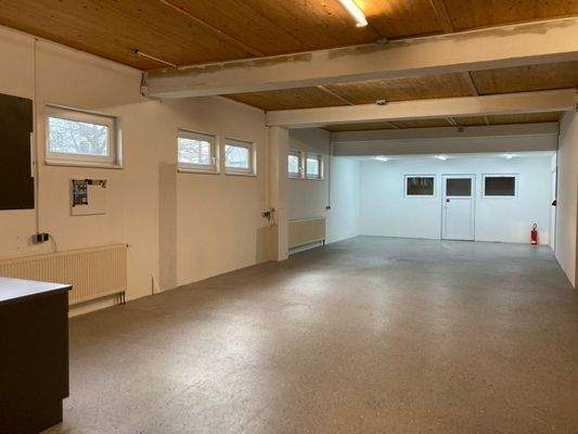 Lager-/Produktionshalle