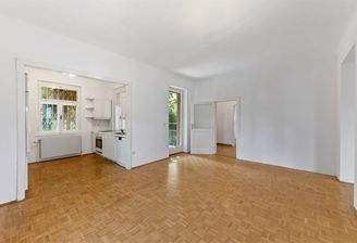 Die Küche und der Wohn- oder Essbereich 