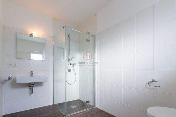 Gäste-Bad mit WC und Dusche