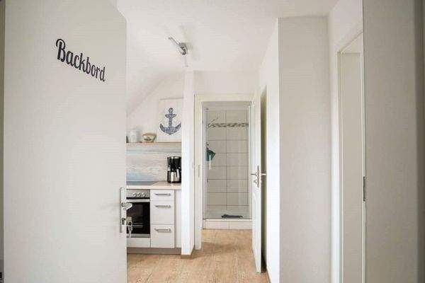 Backbord Eingang, Küche