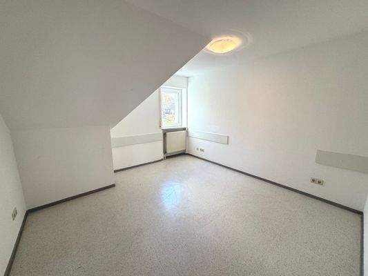 Schlafzimmer o. Büro