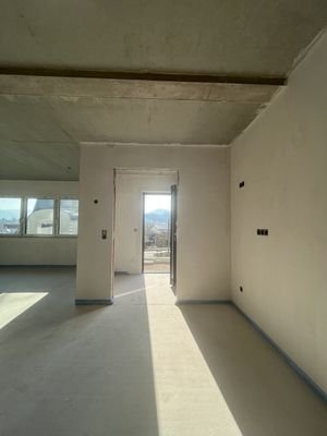 Küche - Wohnen - Ausgang 