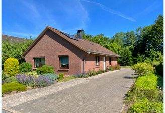Hausansicht Auffahrt