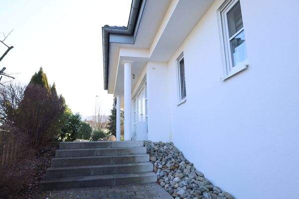 Treppe zum Hauseingang