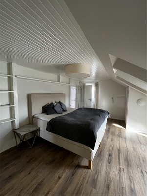Schlafzimmer DG