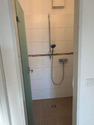 separate Dusche