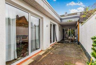 Terrasse und überdachte Terrasse