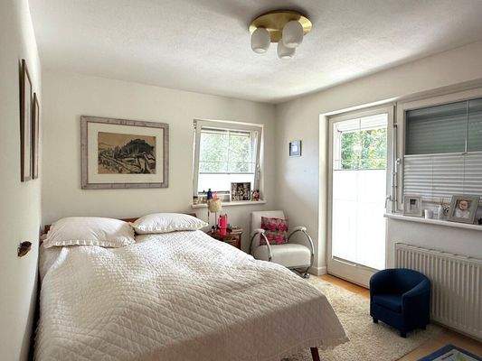 Schlafzimmer 1 mit Balkon