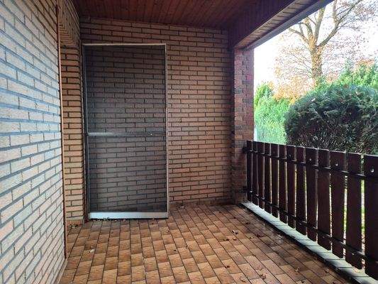 überdachter Terrassenbereich