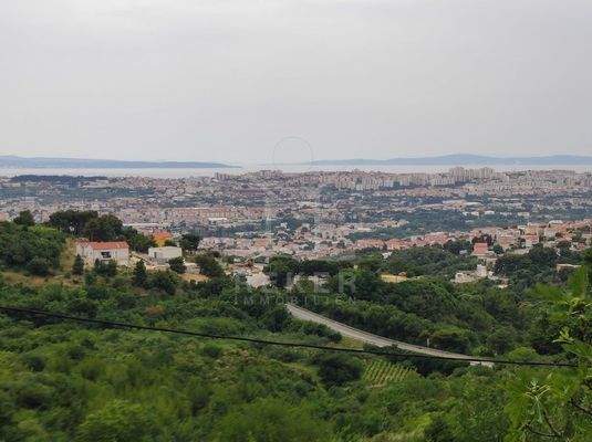 Bauland in ruhiger Lage nahe Split