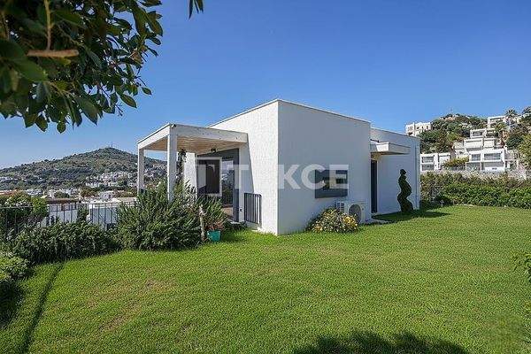 Sea and City view Apartments with Gardens in Central Bodrum