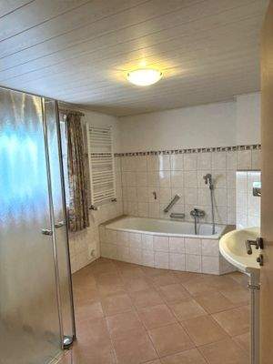 Erdgeschoss: Tageslichtbad