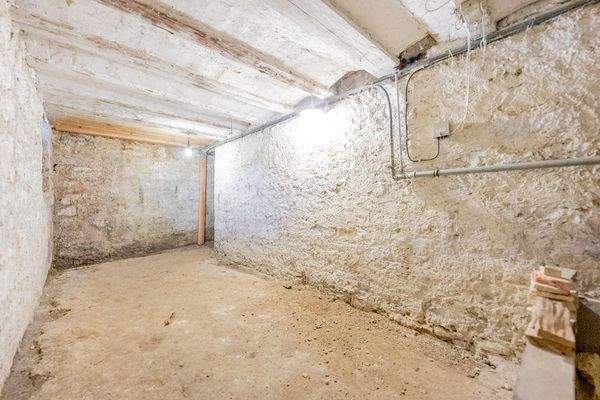 Weitläufiger Naturkeller