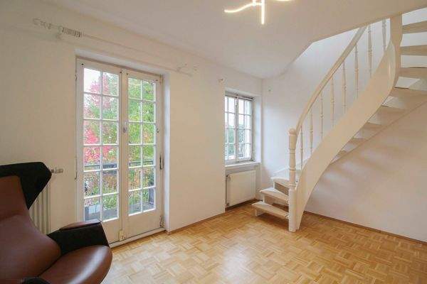 Durchgang zur Treppe 1. OG