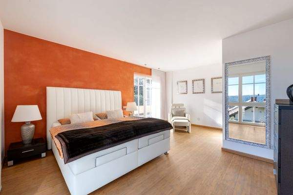 Schlafzimmer mit Ankleide