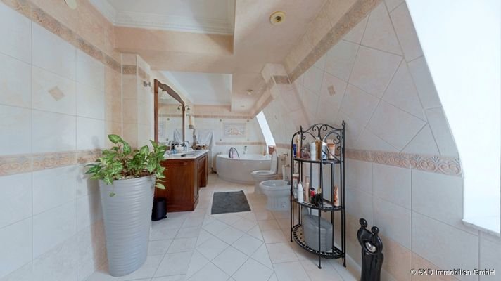  OG Ein Blick ins schöne Badezimmer