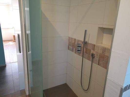 OG Tageslicht-Dusche, WC