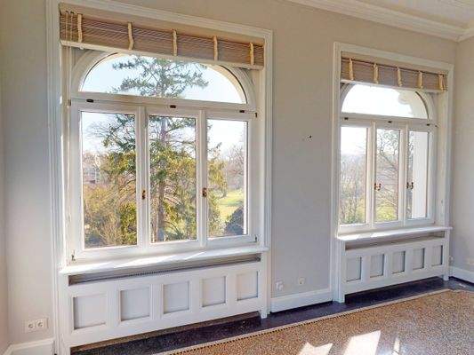 Mit Blick in den Kurpark - Wohnung links