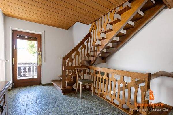 Treppenaufgang ins Dachgeschoss