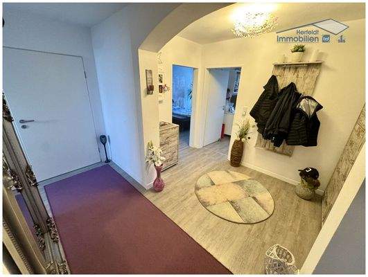 Mit wohnlicher Atmosphäre - 1. OG