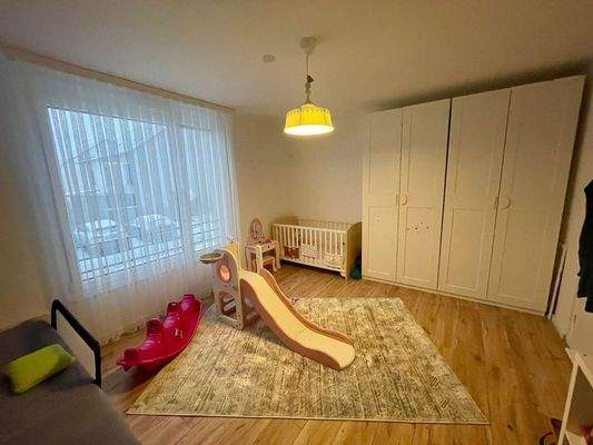 OG Zimmer Eingangsseite