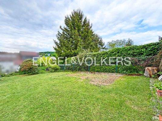 Großzügige Gartenfläche