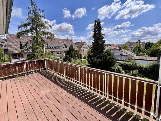 … mit Balkonzugang im OG