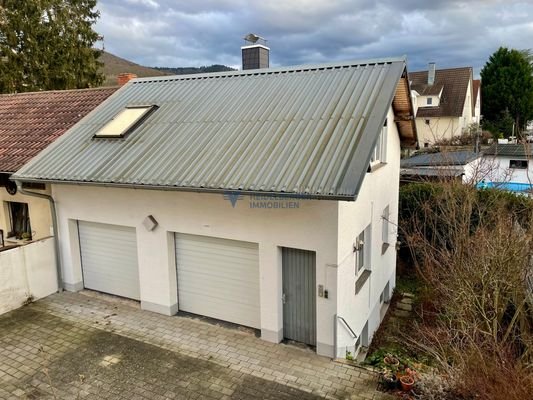 Separates Gebäude mit Wohnung im DGS