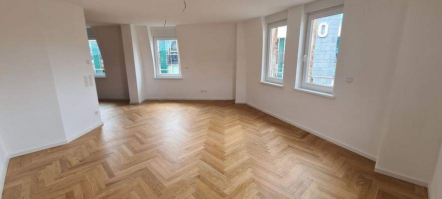 Geräumiges Wohnzimmer