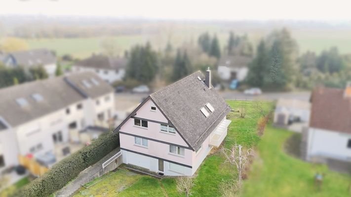 Haus-Gießen-LützellindenAußenansicht  .jpg
