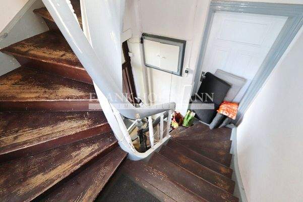 V10110 Treppenhaus OG