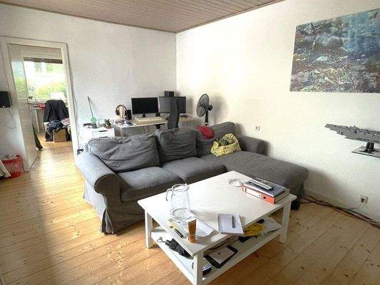 Hinterhaus  Wohnung: Wohnraum