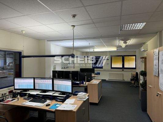 Großraumbüro im Erdgeschoss