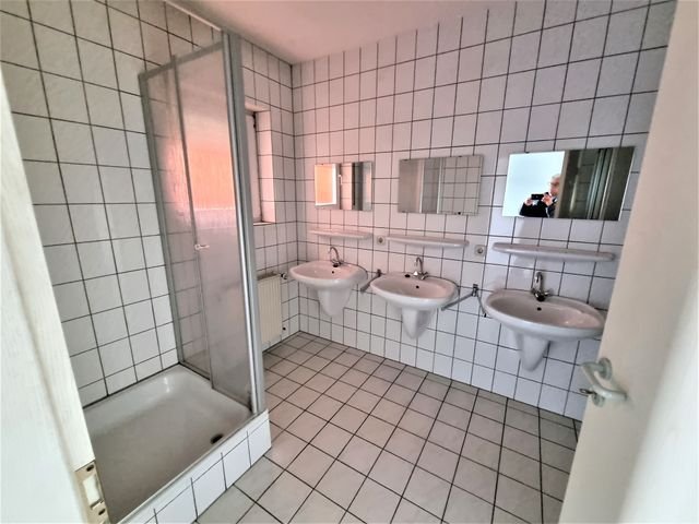 Sozialraum - Duschen.jpg