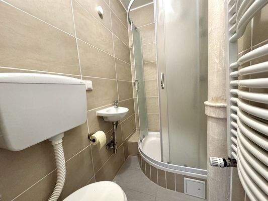 20251118_104247668_iOS