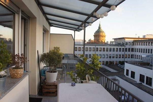 Balkon zum Hof mit Blick auf den Wasserturm