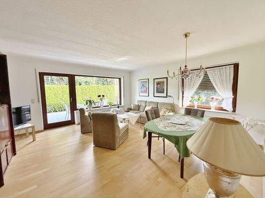 Anbau / EG-Wohnung / Wohn- und Esszimmer