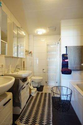 Bad mit 1. Dachgeschoss