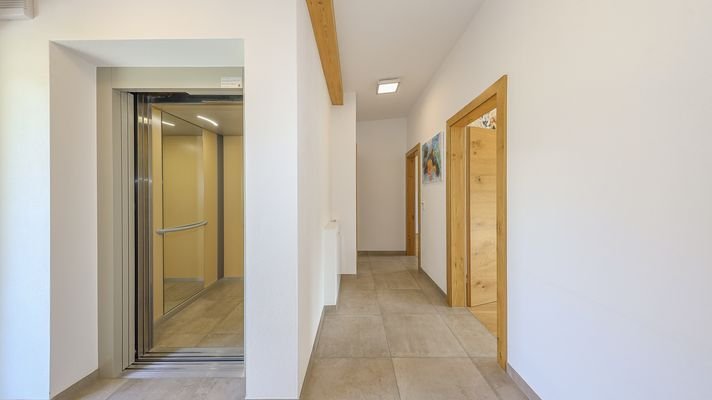 KITZIMMO-Mehrfamilienhaus in Alleinlage kaufen - Immobilien Oberndorf in Tirol.