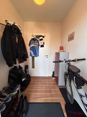 BEISPIELBILD: Vorflur 