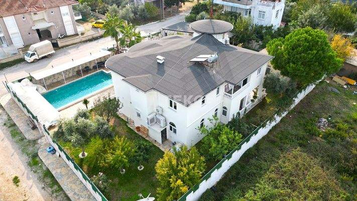 Villa with Pool and Annex Near Golf Courses in Kadriye