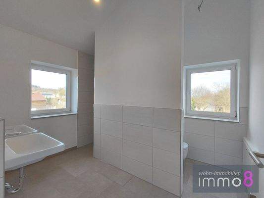 Lichtdurchflutetes Bad