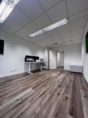 PHOTO-2025-10-29-08-52-33 17.jpg