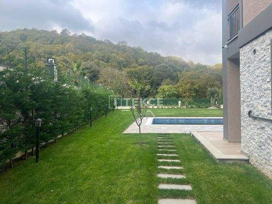 Triplex Villa with Pool and Garden Near the Beach in Şile Istanbul