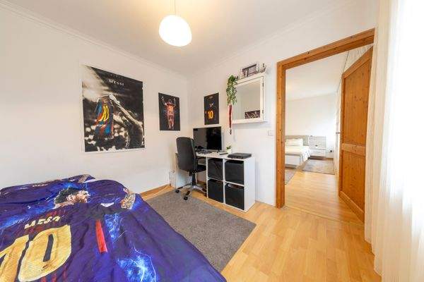 Kinderzimmer: Ankleide: Büro