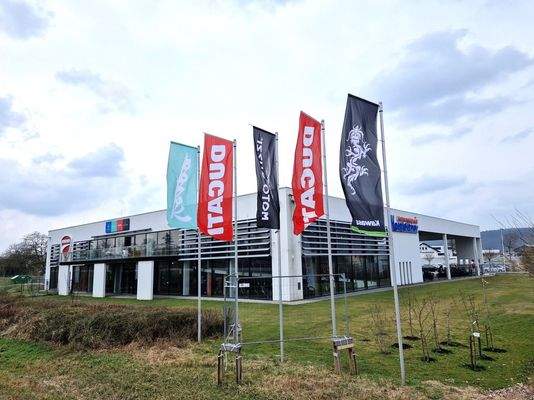 Blick von B588 und A94