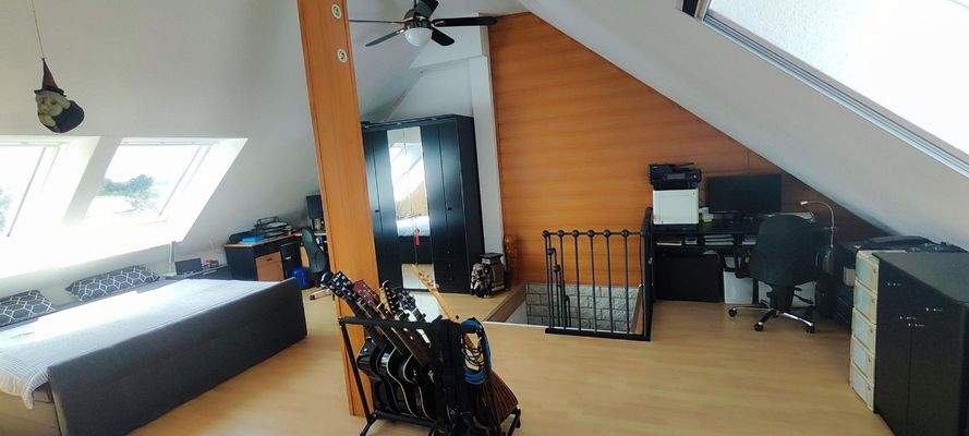 Schlafzimmer mit großer Fläche