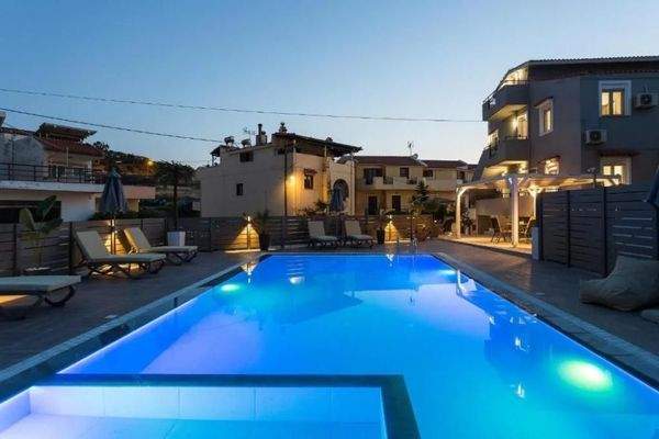 Kreta, Panormos: Touristischer Komplex zum Verkauf