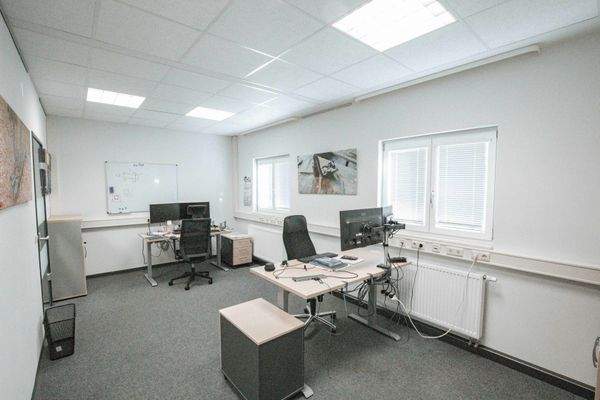 Gebäude 160-3058.JPG